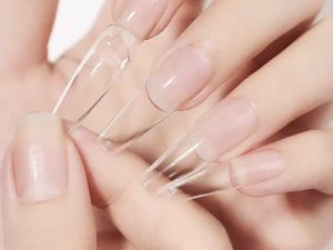 Ảnh dán móng giả bằng gel dán móng
