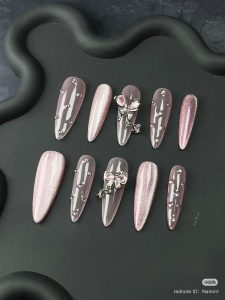 Mẫu nailbox tráng gương đính charm